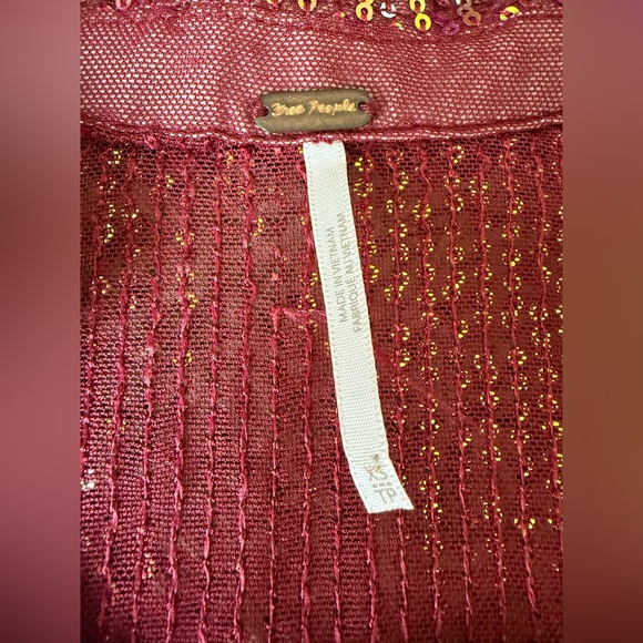 READ Free People Burgundy Sequin Button Down Shirt Top Sparkly Size XS - Picture 6 of 7